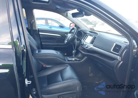 2019 Toyota Highlander Hybrid Xle z USA, uszkodzony, nr VIN 5TDJGRFH7KS065607